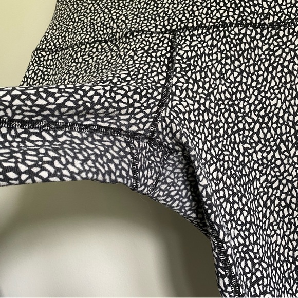 Lululemon Wunder Under 23’’ Crop Tight Legging • Black White • US 12 - Picture 4 of 13